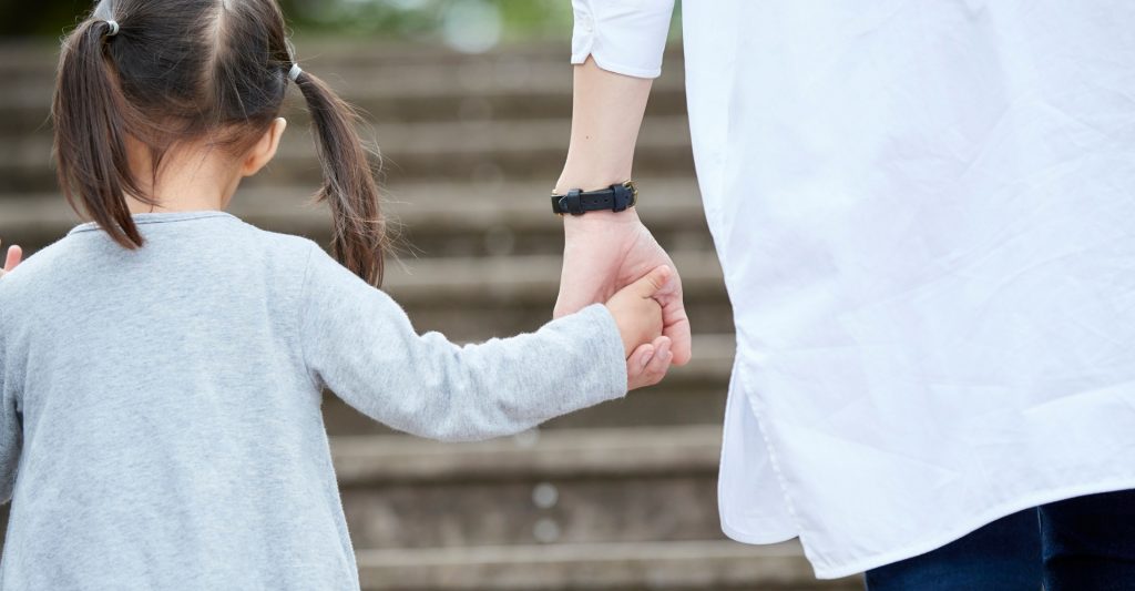 Blue Falcons Investigation private investigator collecting evidence for a child custody case in North Carolina, providing professional and confidential support to ensure the child’s best interests in court decisions.
